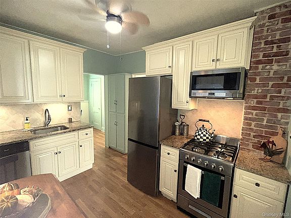 3rd image of 8 Saint Nicholas Street