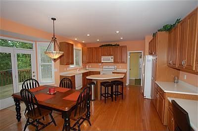 2nd image of 749 Mendon Hill Ln