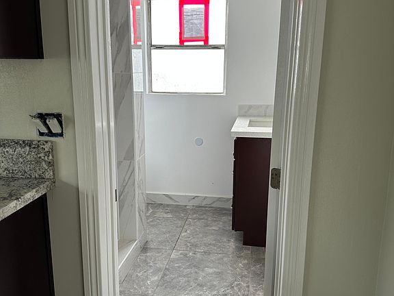 2nd image of 612 1/2 Russell Ave