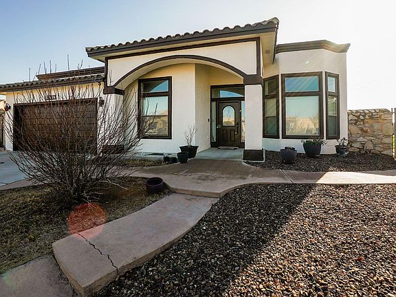 3rd image of 12676 Tierra Zulema Ct