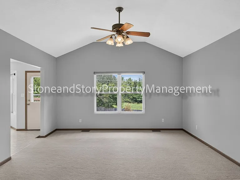 6926 SW 17th St — Photo 4