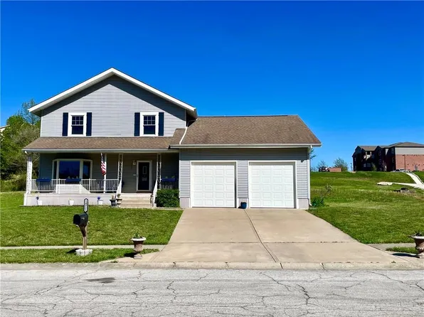 14921 Pine View Dr, Grandview, MO 64030