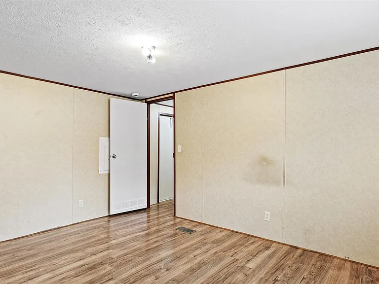 91 Maple Ln — Photo 8