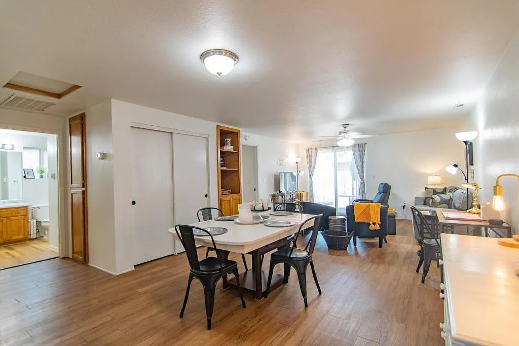 565 Primrose Drive — Photo 4