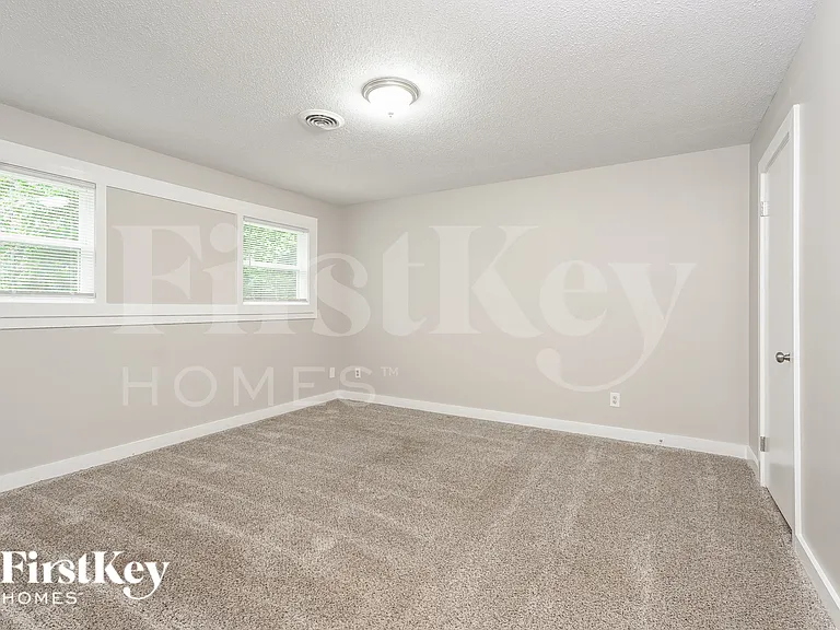 8832 Belhaven Ct — Photo 10