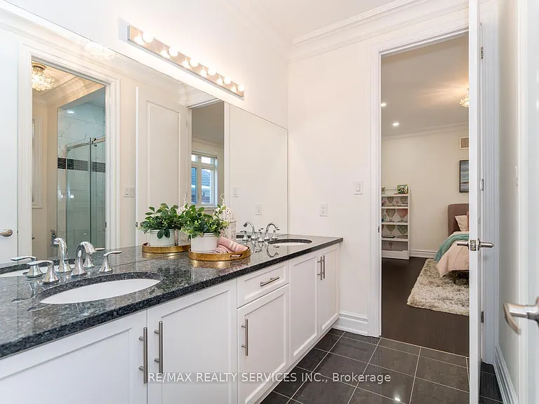 9 Interlacken Dr — Photo 32