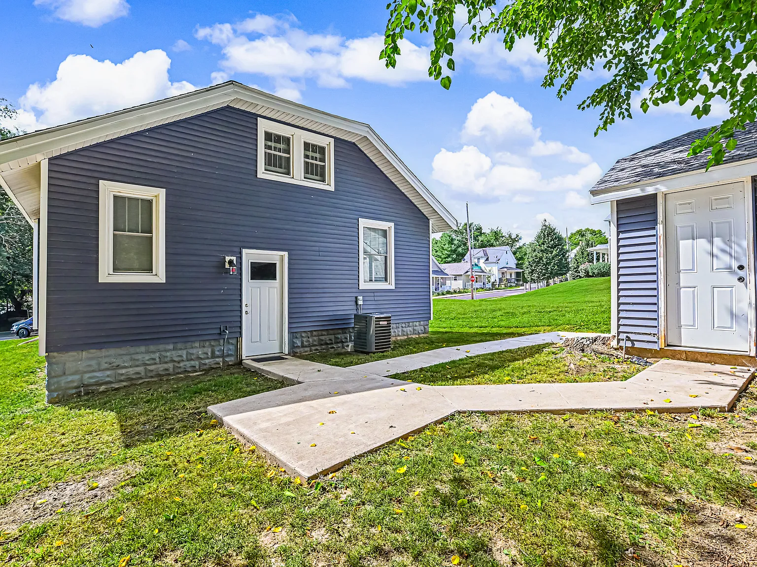 3 bed, 1310 sqft, $1,375 — Photo 3