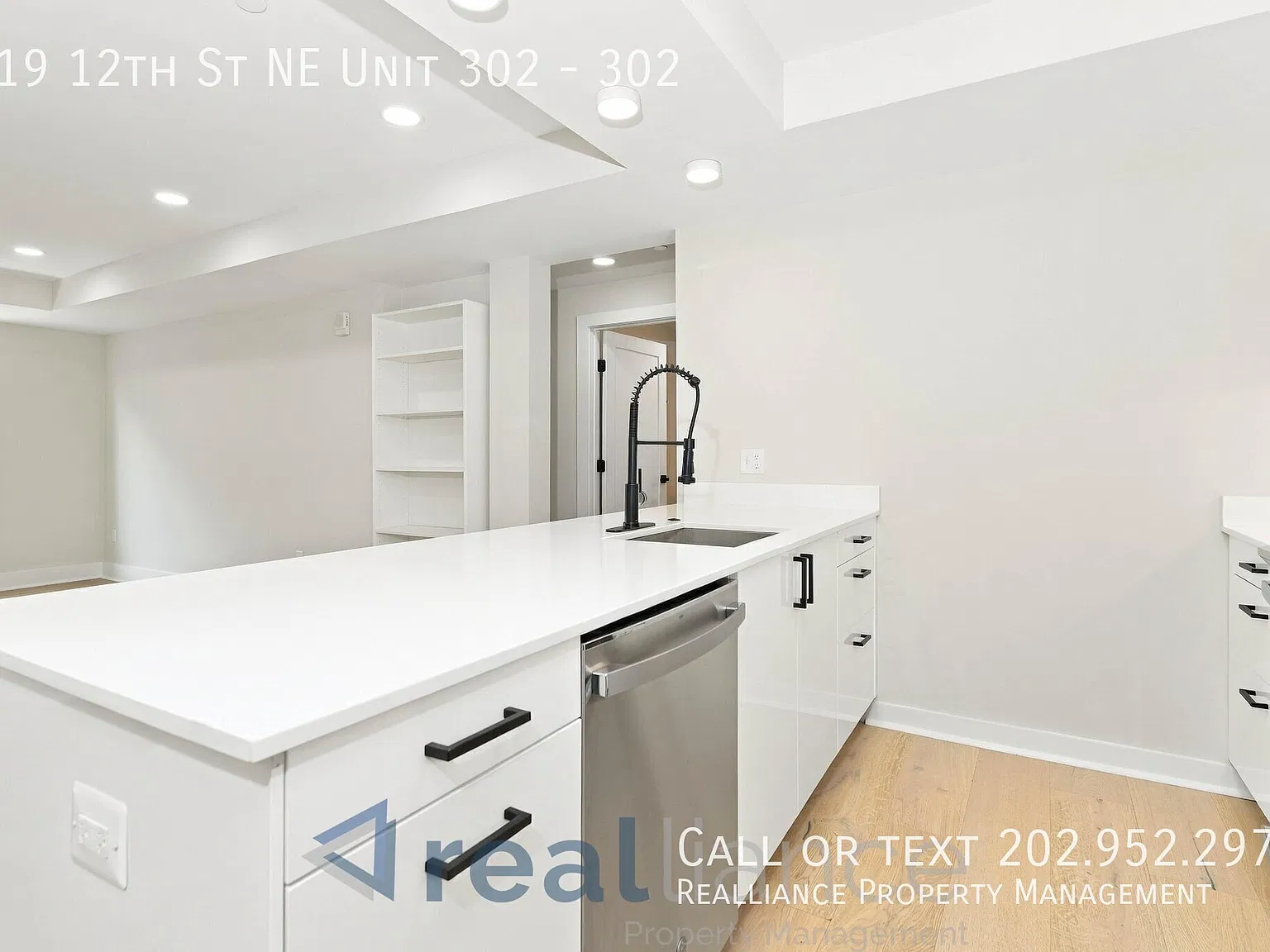 Modern 2BR+Den H Street Condo — Photo 2
