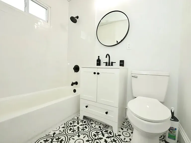 29 Roosevelt St #2 — Photo 7