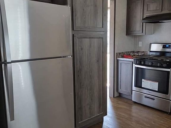 3rd image of 4207 W Lilac Ln
