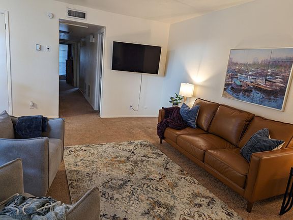 2nd image of 4601 Carlisle Blvd NE APT E6