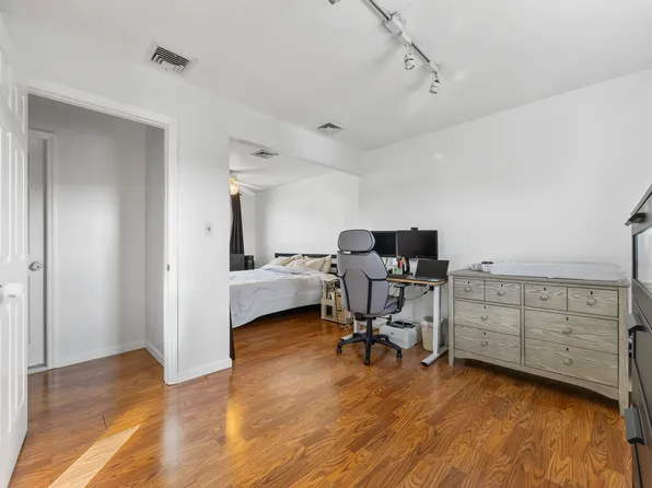 159 Seneca Avenue image 19 of 34