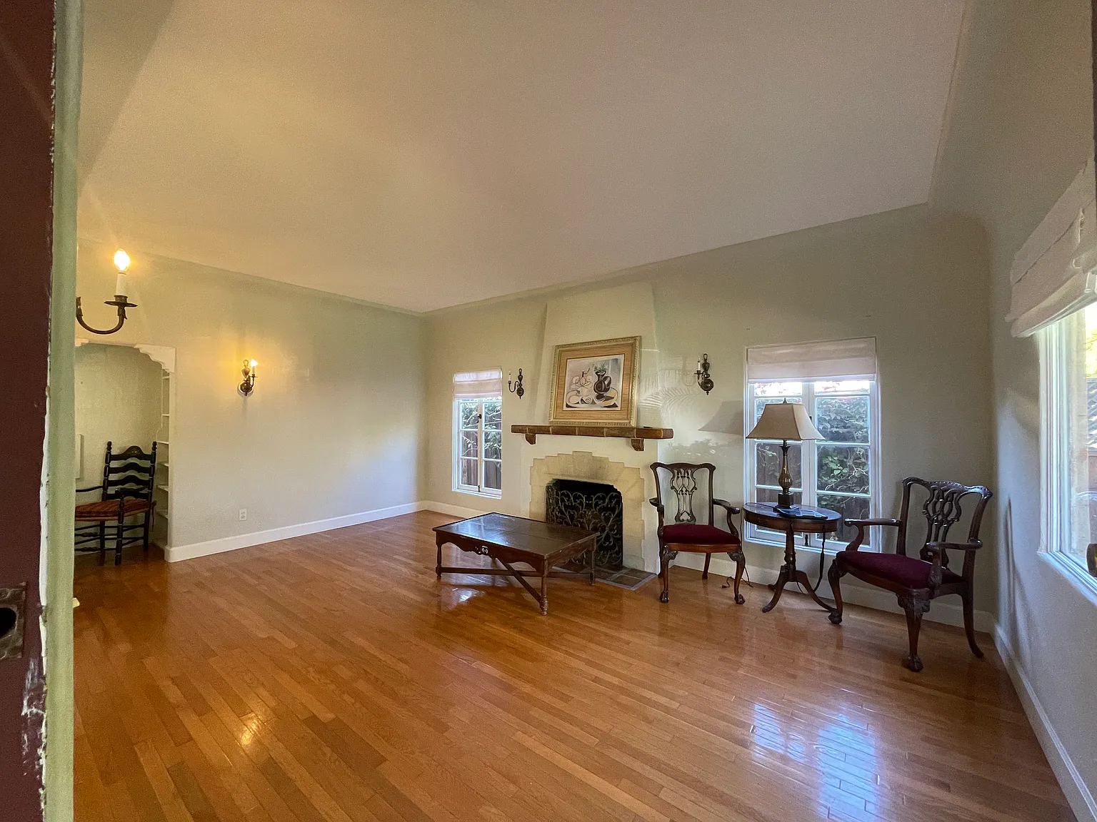 1401 N Hill Ave — Photo 3