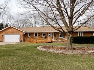 7N226 Longridge Rd, St Charles, IL 60175