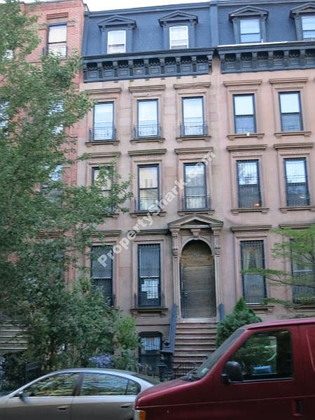 1st image of 218 Park Pl