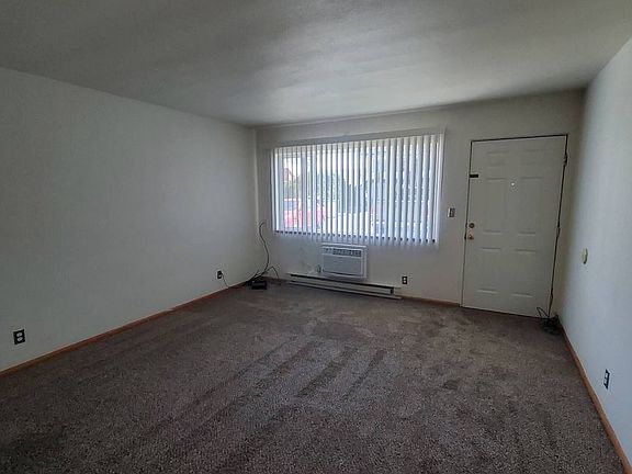 3rd image of 615 S Alder St APT 5
