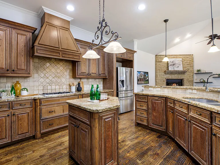 3606 S Versailles Ave — Photo 11