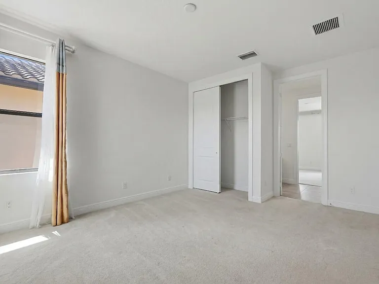 11760 Bayview Cir — Photo 45