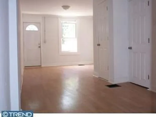 2135 E Albert St, Philadelphia, PA 19125