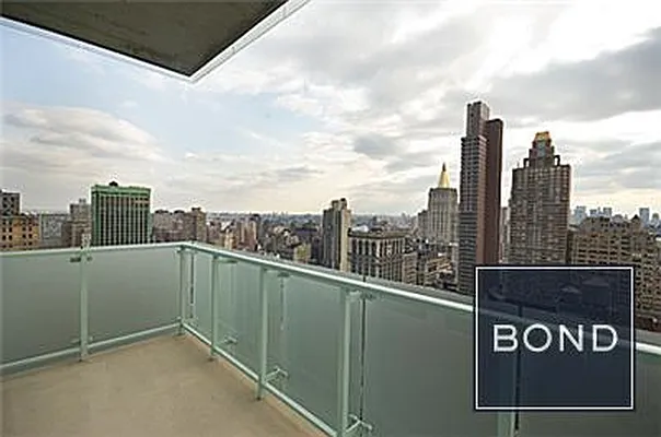 Rented by Bond New York | media 15