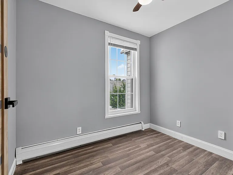 255 Kennedy Blvd — Photo 17
