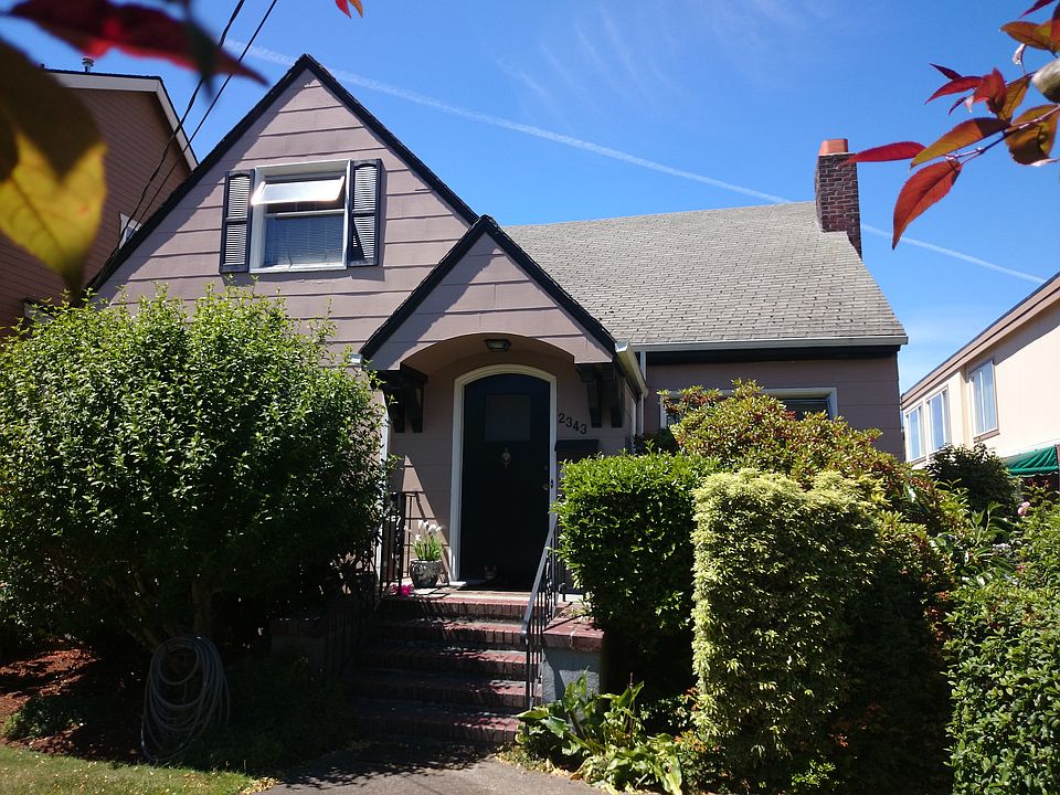2nd image of 2343 Yale Ave E