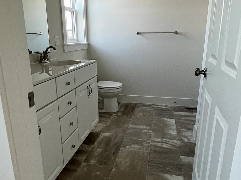 129 Madison Dr — Photo 21