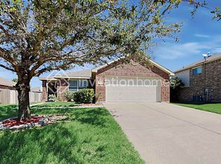 728 Redwing Dr, Saginaw, TX 76131