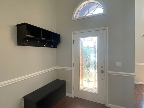 4th image of 110 Saint Marlo Dr