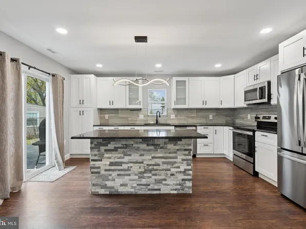 1717 Spencer Dr, Croydon, PA 19021