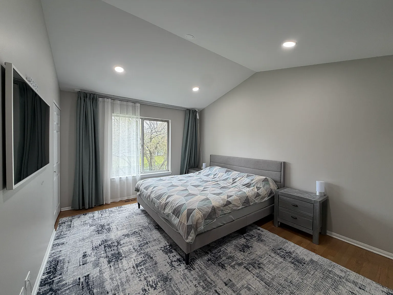 S Embers Ln, Arlington Heights — Photo 4