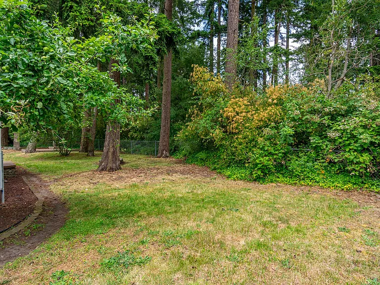 1230 SW Ingleside Ct — Photo 25