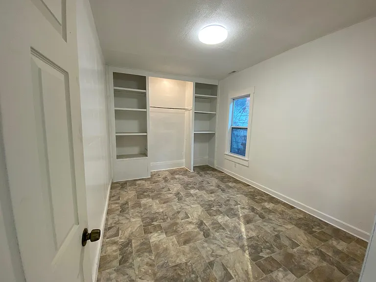 633 N Howard St — Photo 8