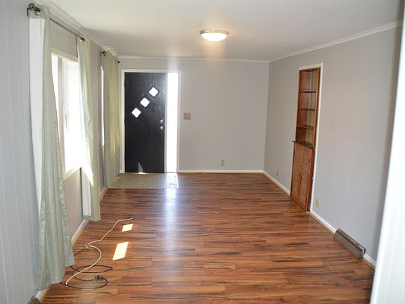 4th image of 914 Berlin Ave