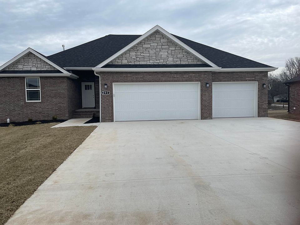 1st image of 203 W Canterbury Lane