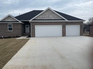 203 W Canterbury Ln, Willard, MO 65781