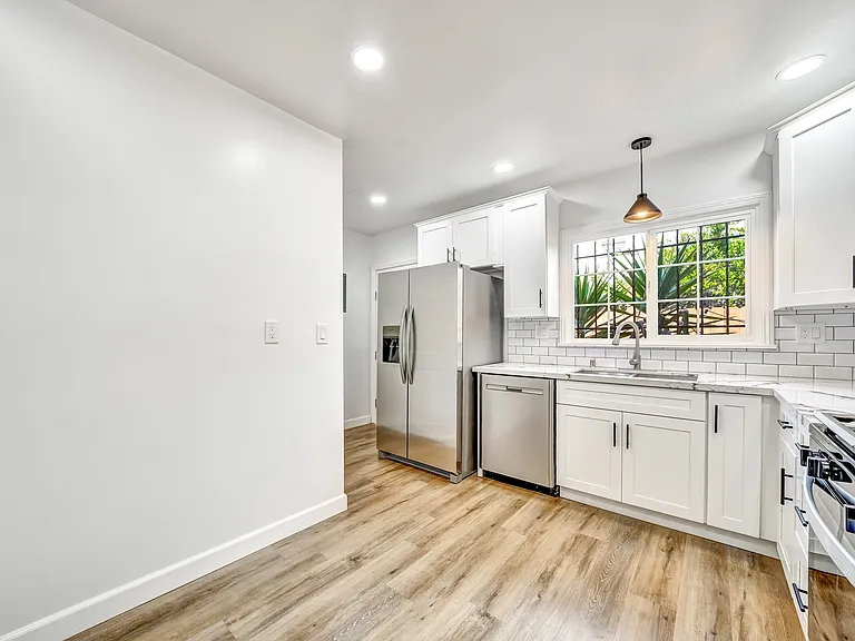 815 N Curson Ave — Photo 19