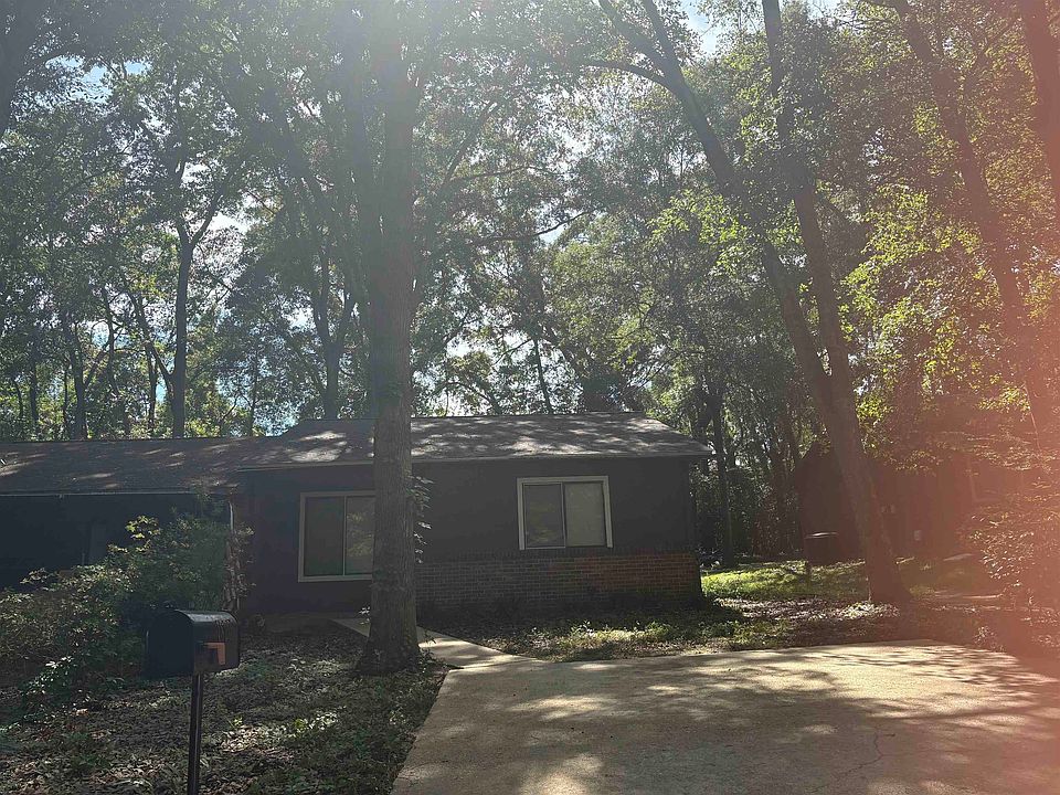 1st image of 1820 Seay Ct