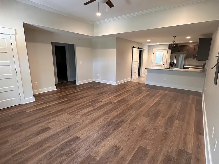 250 N Forest Ave #A — Photo 2