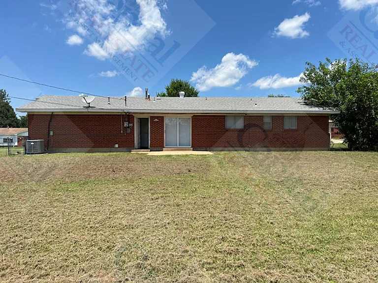 402 W Curtis Dr — Photo 28