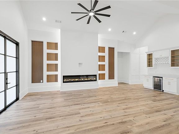 4th image of 6317 Nora St