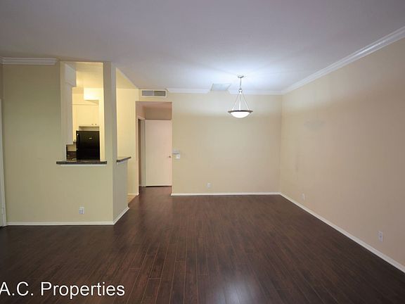 3rd image of 11107 La Maida St #9459893