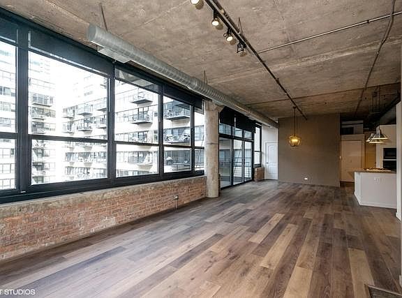 3rd image of 130 S Canal St APT 519
