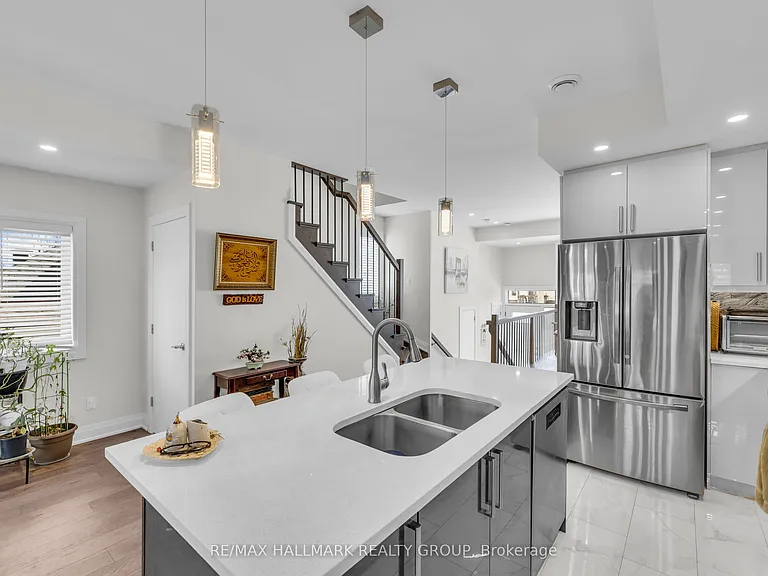 163 Longpre St — Photo 11