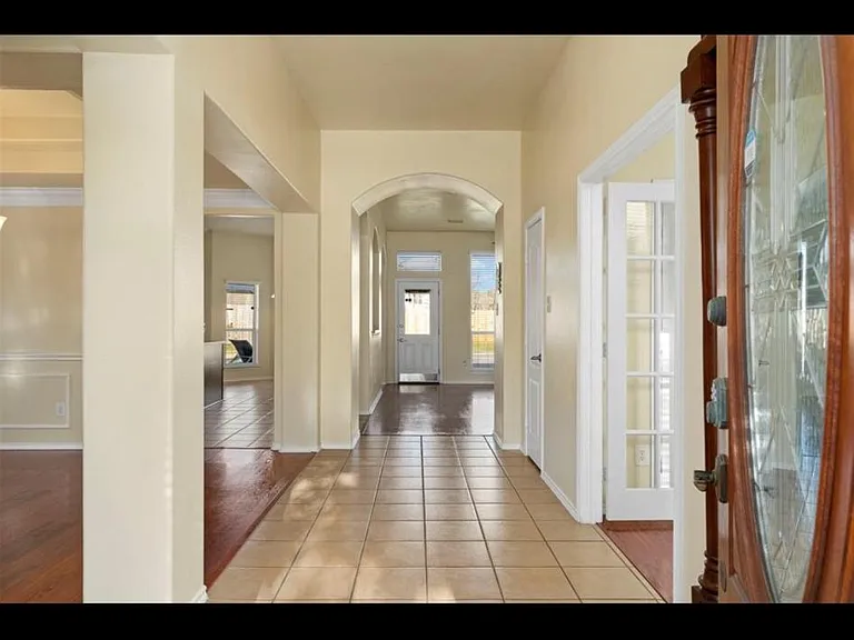 21006 Narrow Gate Dr — Photo 4
