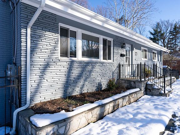 4th image of 9249 E Parkhill Dr