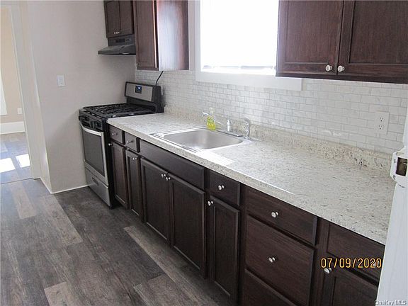 4th image of 49 Center St