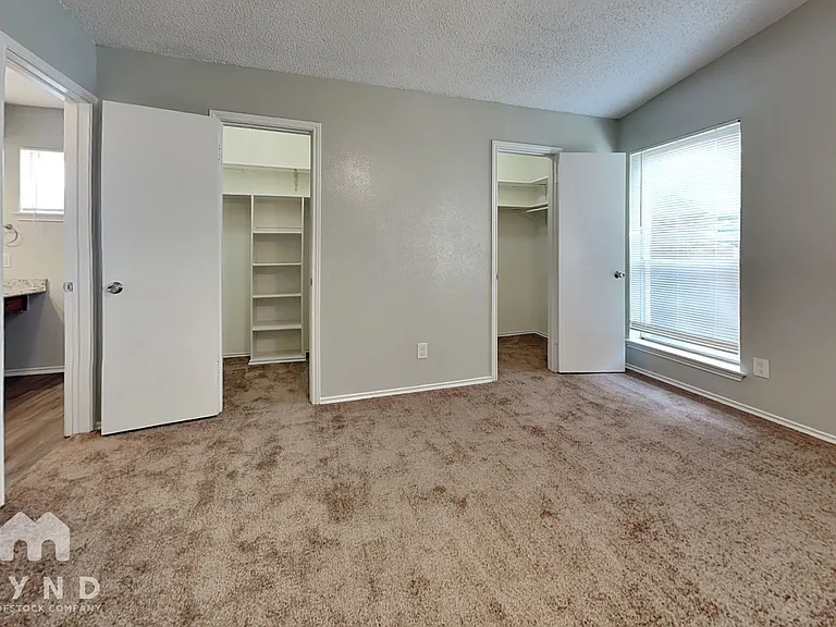 209 Los Santos Dr — Photo 12