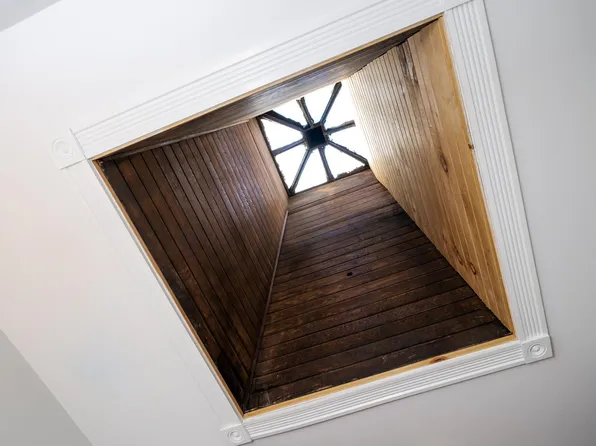 380 Princeton Avenue image 23 of 28