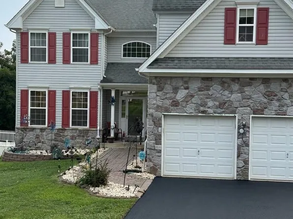 702 Carriage Cir, Upper Chichester, PA 19014